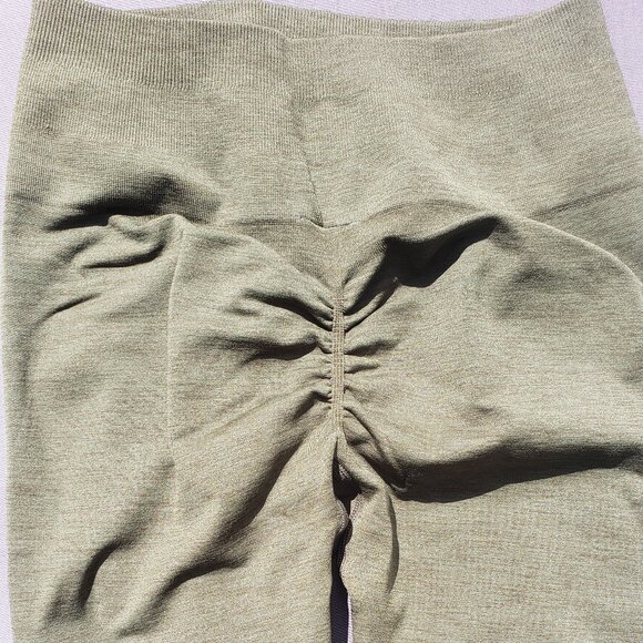 Army Green Leggings with Scrunch Butt NWT - Picture 5 of 7